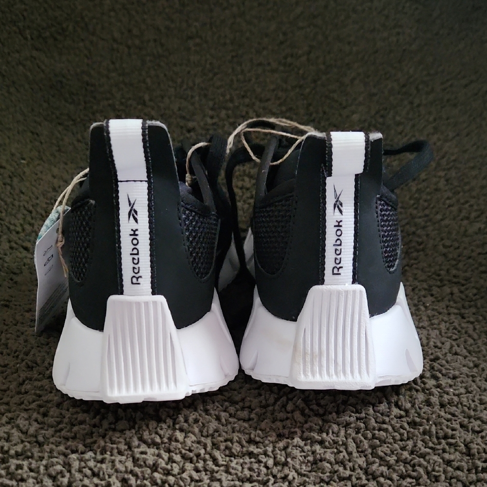 NWT Reebok Women's Sneakers - Picture 5 of 5